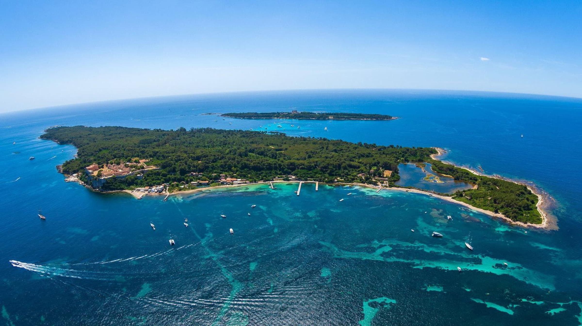 Les îles de Lérins et leurs eaux turquoise, au large de Cannes