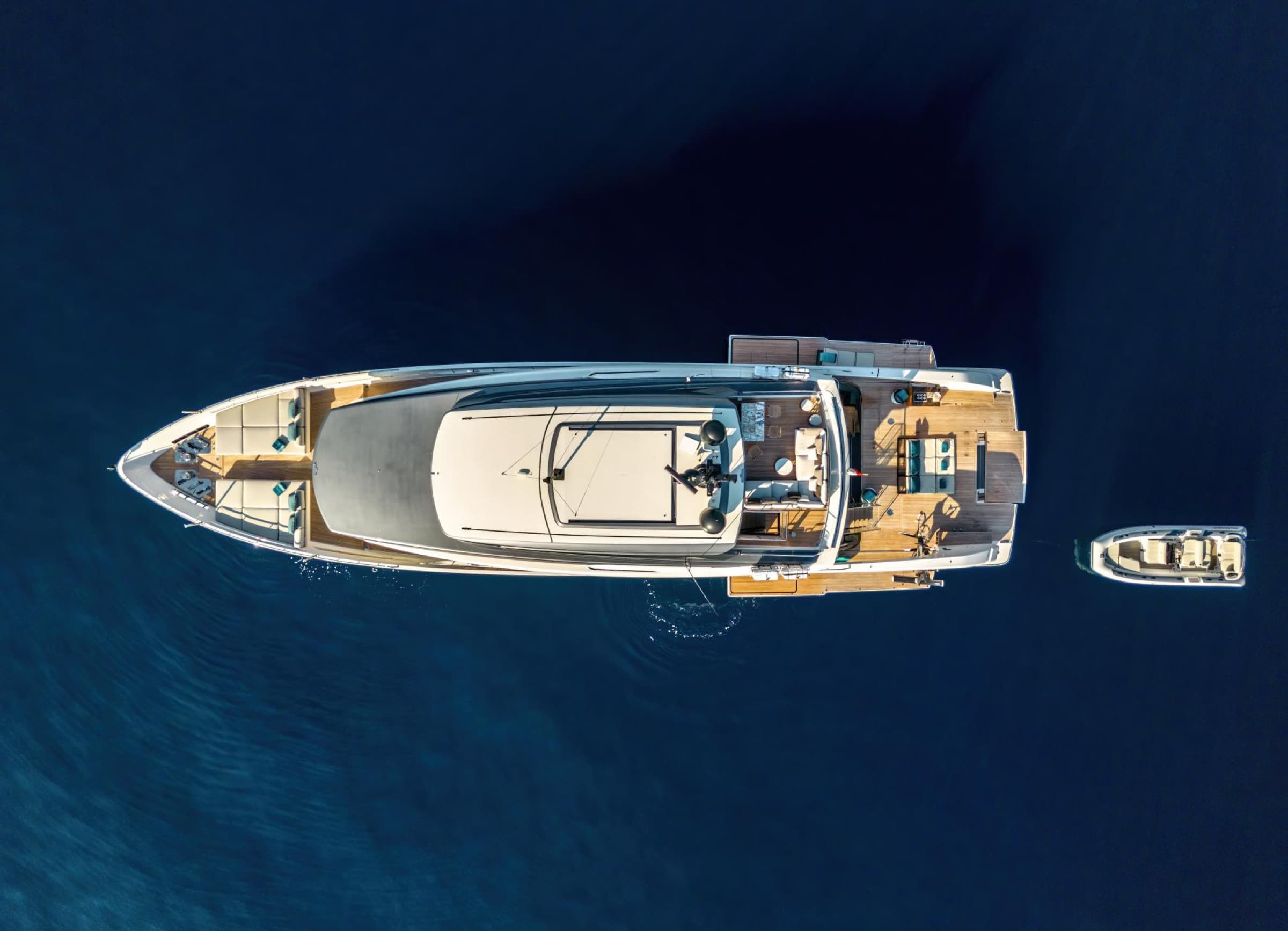 Le Sanlorenzo SX112 en location sur la Côte d'Azur, vue 2