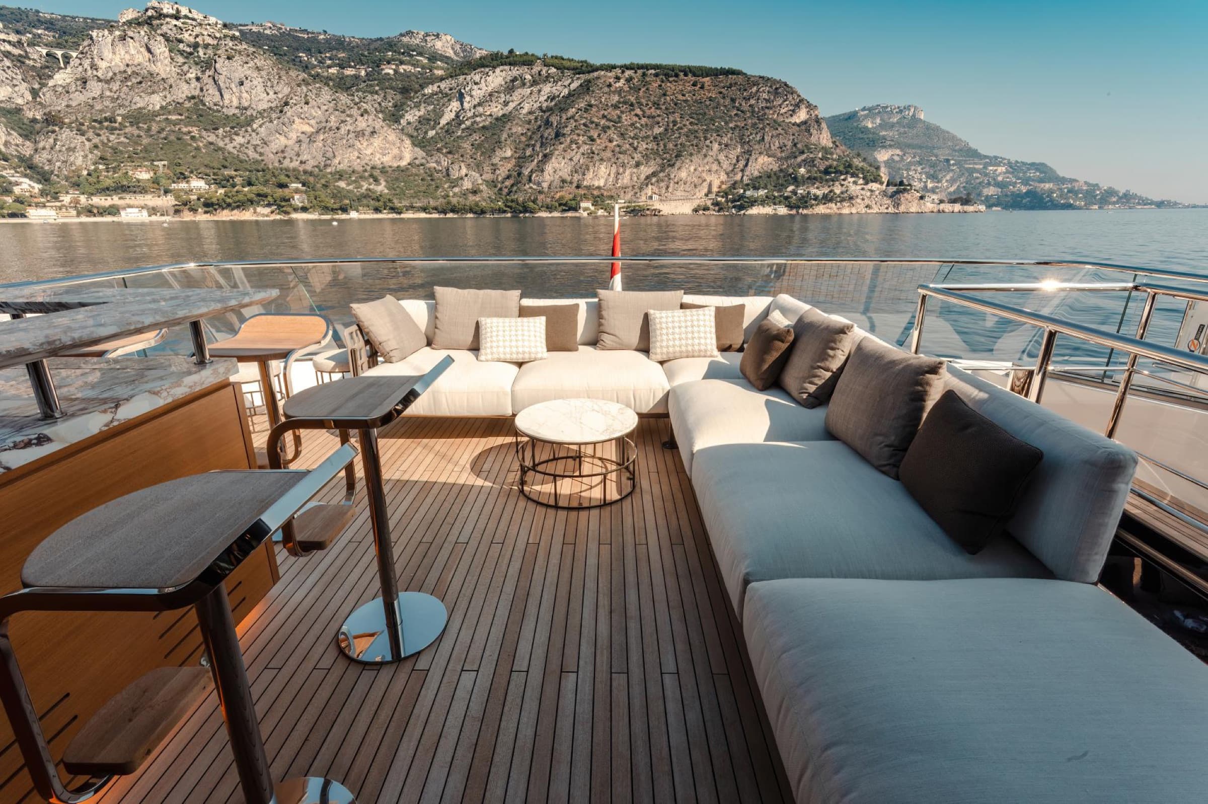 Le Sanlorenzo SX112 en location sur la Côte d'Azur, vue 10