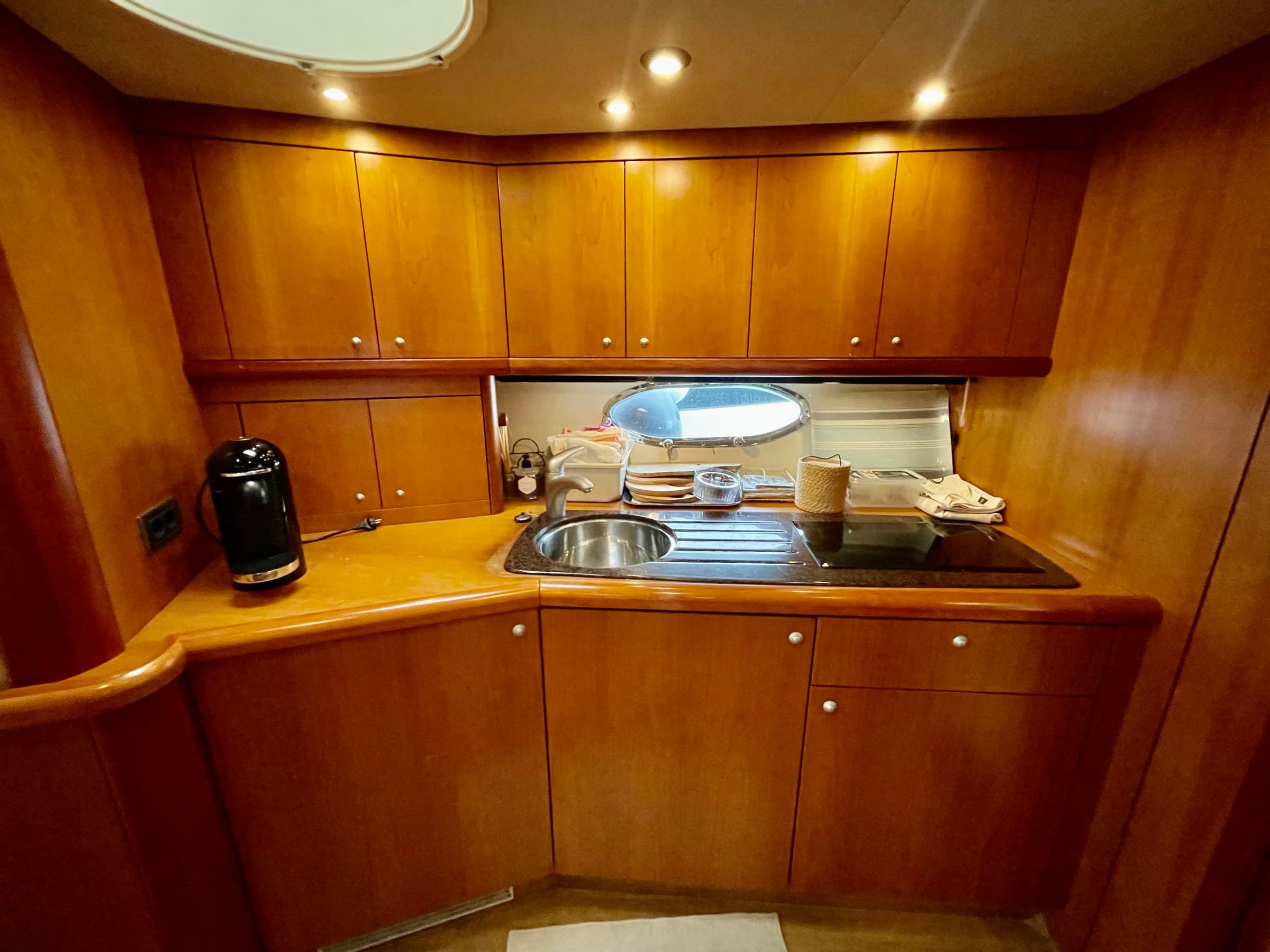 La cuisine du Sunseeker Portofino 53