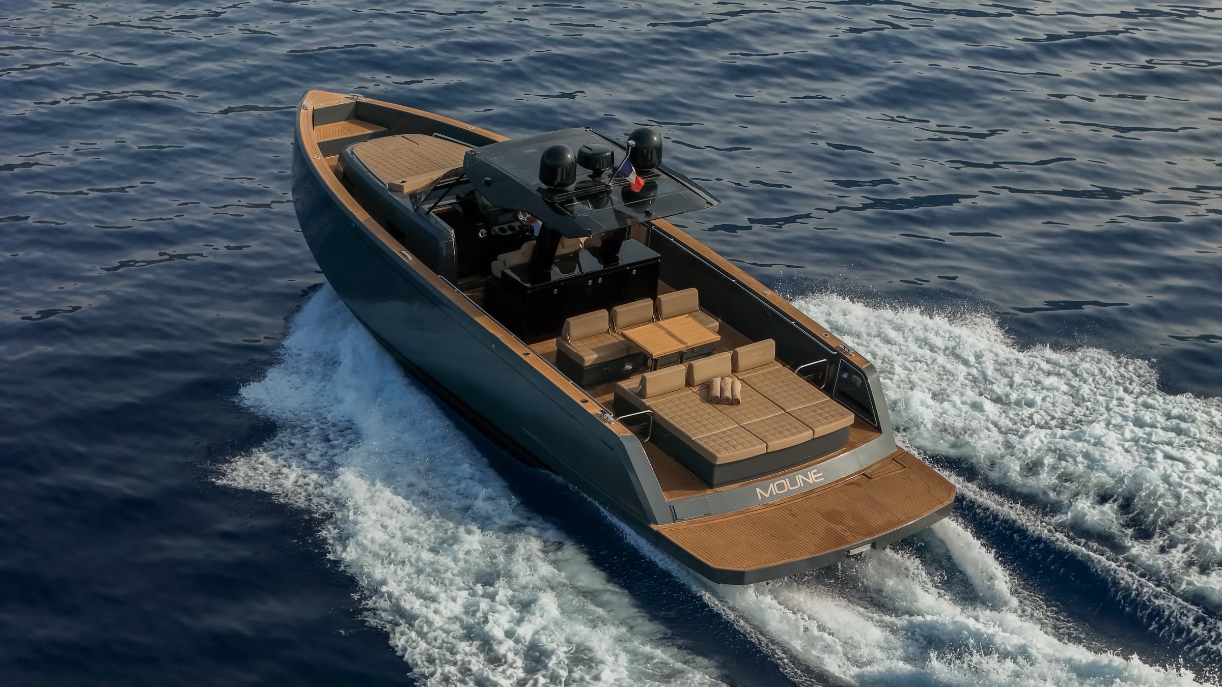 Le Pardo 43 en navigation au large du Cap-Ferrat
