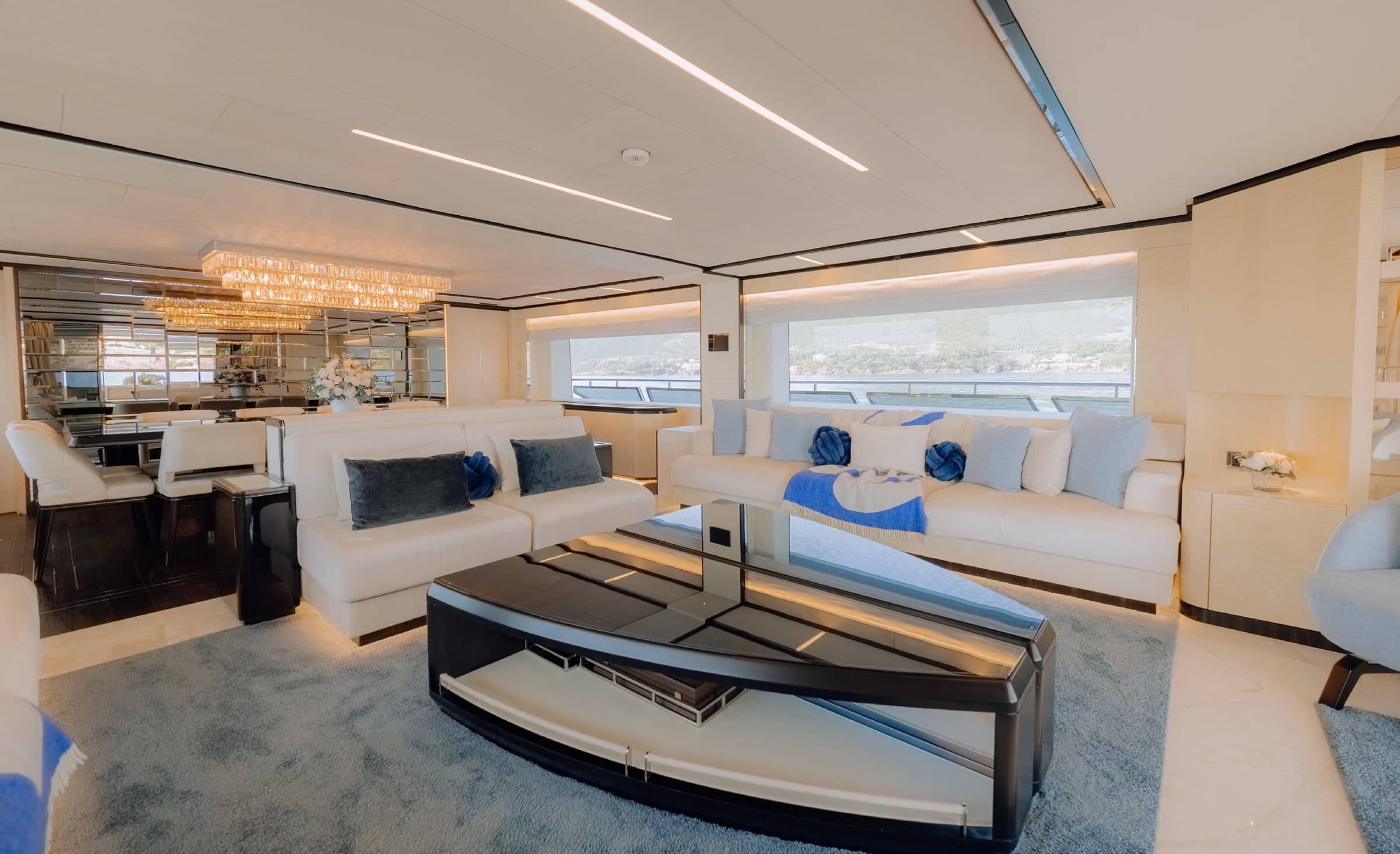 Le salon du Majesty 120 et ses assises contemporaines