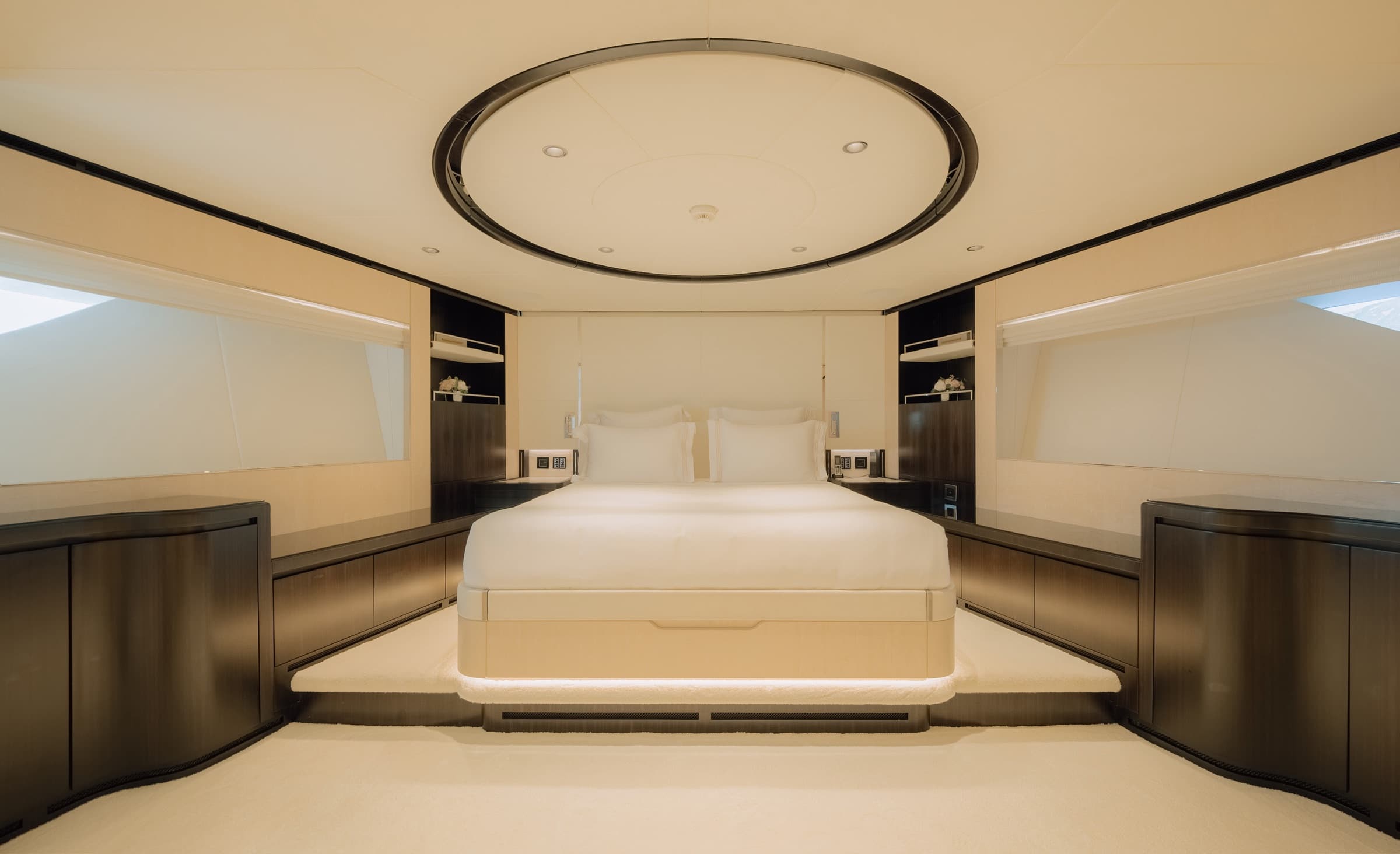 Une cabine du Majesty 120, plafond arrondi et couchage double