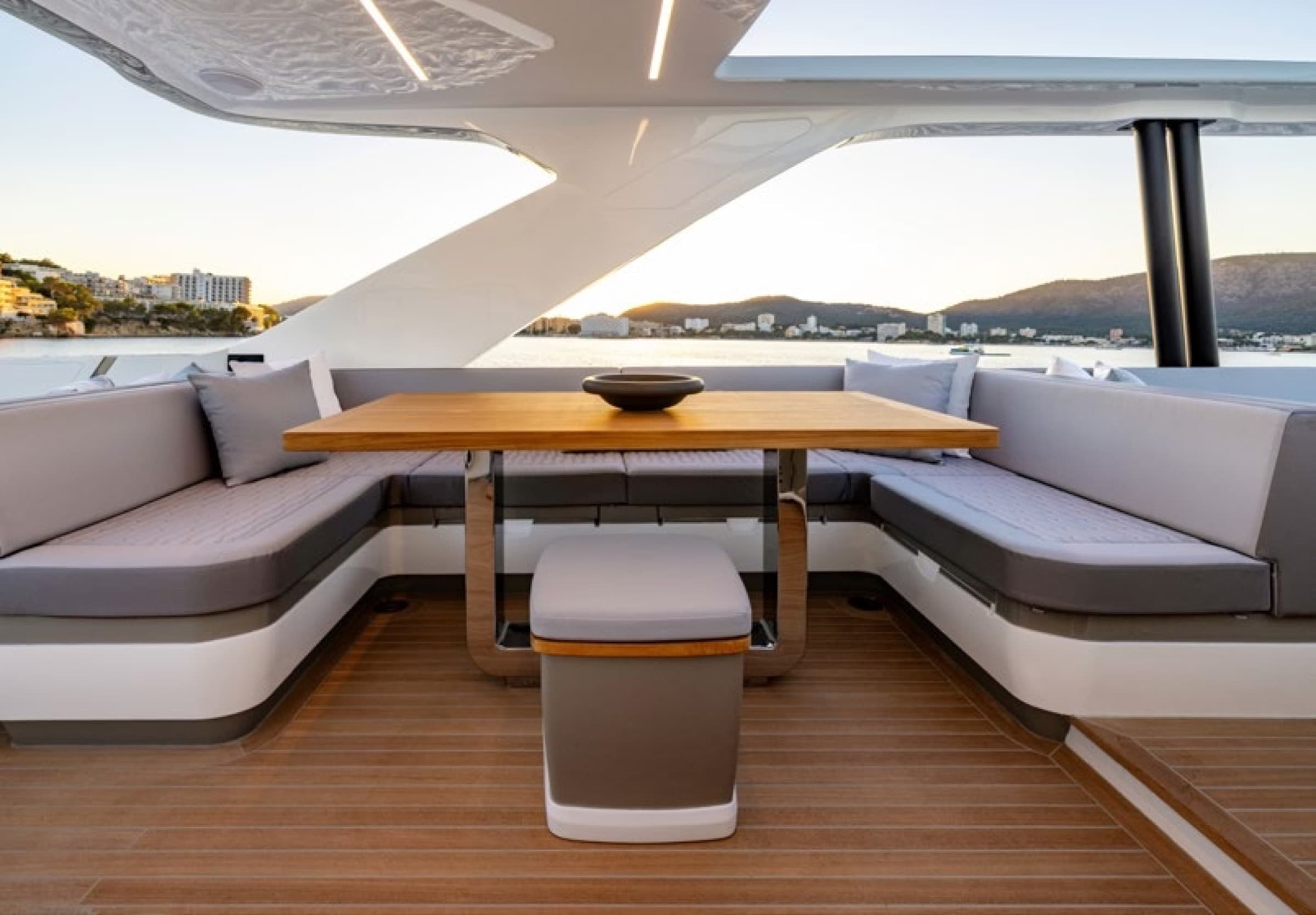 Le Pearl 63 en location sur la Côte d'Azur, vue 7